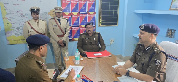 پورنیہ رینج کے ڈی آئی جی نے ارریہ خاتون کا معائنہ کیا