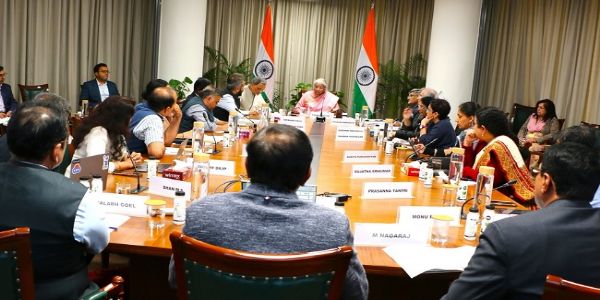 وزیر خزانہ نے شہر کاری شعبے کے ماہرین اورشراکت داروں کے ساتھ 12ویں پری بجٹ میٹنگ کی