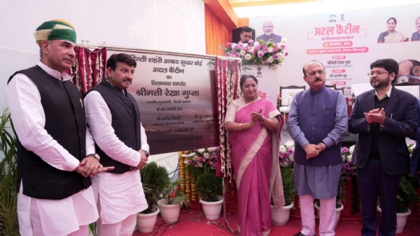 دہلی میں اٹل کینٹین کا سنگ بنیاد ر، ضرورت مندوں کو 5 روپے میں غذائیت سے بھرپور کھانا فراہم کرنے کا منصوبہ