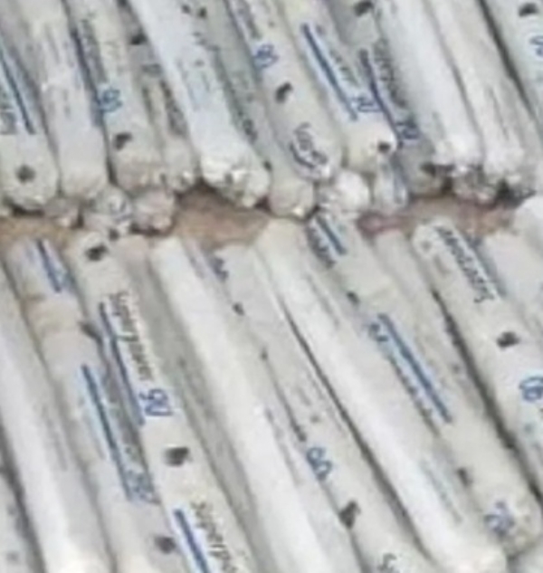 الموڑا میں 161 جلیٹن کی چھڑیں، (فائل فوٹو)