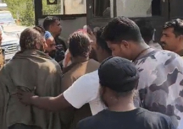 گرفتار ملزم گرفتار ملزم