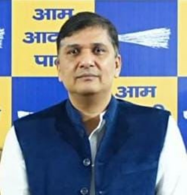 بی جے پی کی چاچی 420 حکومت کا فراڈ جاری، بڑھتے آلودگی سے دہلی والوں کا سانس گھٹ رہا ہے: سوربھ بھاردواج