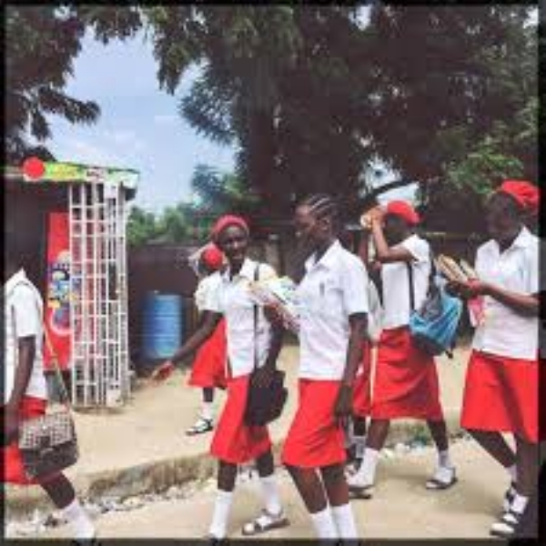 نائجیریا کے ایک اسکول سے کم از کم 227 طلباء اور اساتذہ اغوا نائجیریا کے ایک اسکول سے کم از کم 227 طلباء اور اساتذہ اغوا