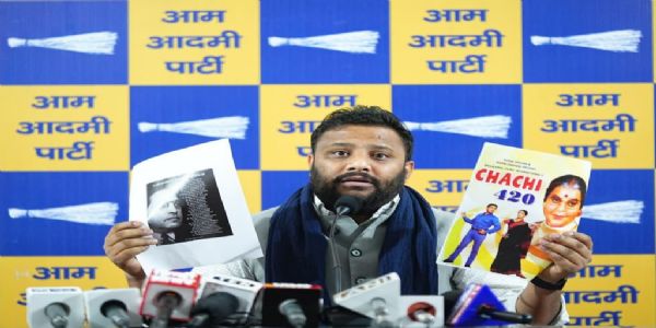 یوم آئین پر آپ تمام سی ایم شری اسکولوں پر دوبارہ ڈاکٹر امبیڈکر اسکول آف ایکسی لینس کا بورڈ لگائے گی: کلدیپ کمار