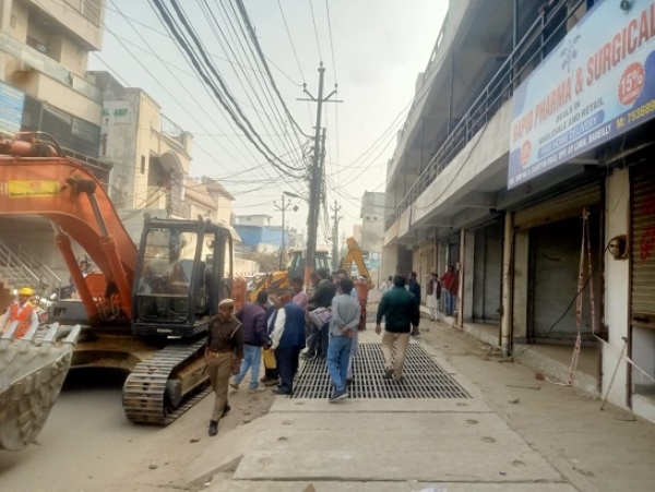 Bulldozers demolished 2 properties of Arif, a close to Maulana Tauqeer Raza Bulldozers demolished 2 properties of Arif, a close to Maulana Tauqeer Raza