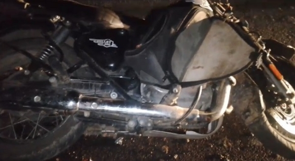 حادثے کا شکار بائک۔