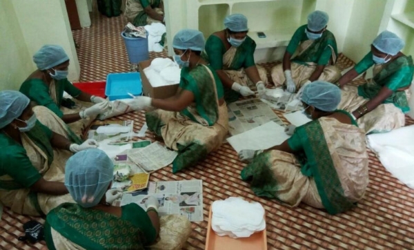 ایک کروڑ خواتین کو کروڑ پتی بنانے کا نشانہ: حکومت اور ایمیزون کے درمیان مذاکرات ایک کروڑ خواتین کو کروڑ پتی بنانے کا نشانہ: حکومت اور ایمیزون کے درمیان مذاکرات