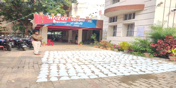 جاب ریزروائر جنگل سے بوریوں میں بھری شراب کی 400 پاؤچ برآمد، اسمگلر فرار