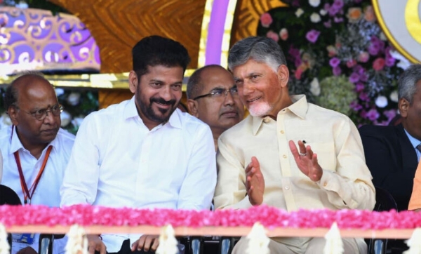 ستیہ سائی بابا کی صد سالہ جینتی۔تلنگانہ اوراے پی کے وزرائے اعلی ایک ساتھ ستیہ سائی بابا کی صد سالہ جینتی۔تلنگانہ اوراے پی کے وزرائے اعلی ایک ساتھ