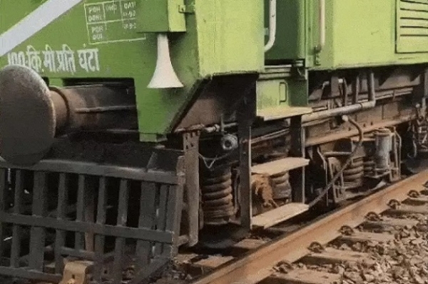 ایم پی کے ہردا میں ٹاور ویگن پٹری سے اتری۔