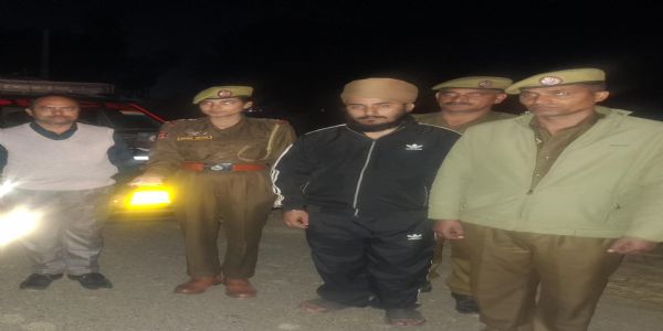 کٹھوعہ پولیس نے ایک منشیات فروش کو گرفتار کیا۔