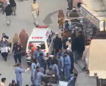 پشاور میں پاکستان کے فیڈرل کانسٹیبلری ہیڈ کوارٹر پر خودکش حملہ ،تین فوجی ہلاک