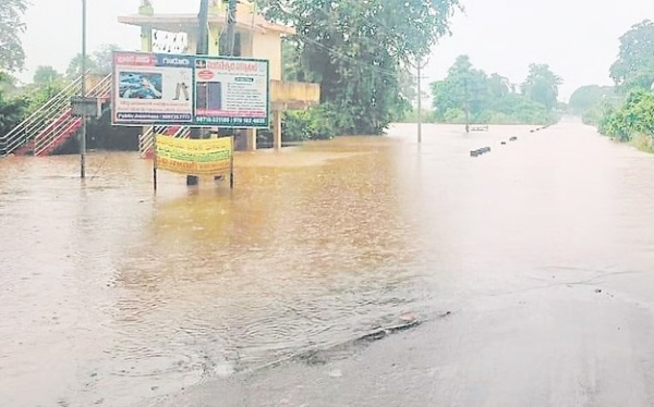 بارش وسیلاب کے نقصانات پر کلکٹرس سے حکومت کی رپورٹ طلبی بارش وسیلاب کے نقصانات پر کلکٹرس سے حکومت کی رپورٹ طلبی