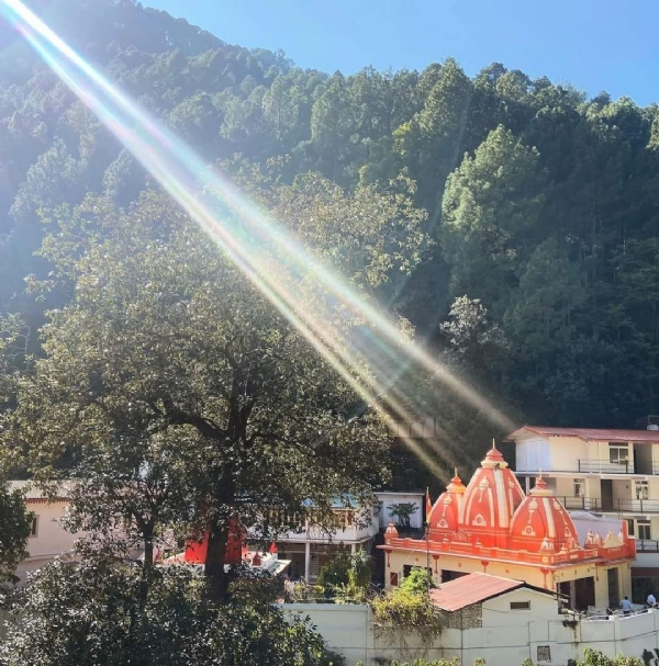 صدر جمہوریہ کی آمد کی وجہ سے کینچی دھام میں درشن 4 نومبر کو دوپہر 12 بجے تک بند رہے گا صدر جمہوریہ کی آمد کی وجہ سے کینچی دھام میں درشن 4 نومبر کو دوپہر 12 بجے تک بند رہے گا