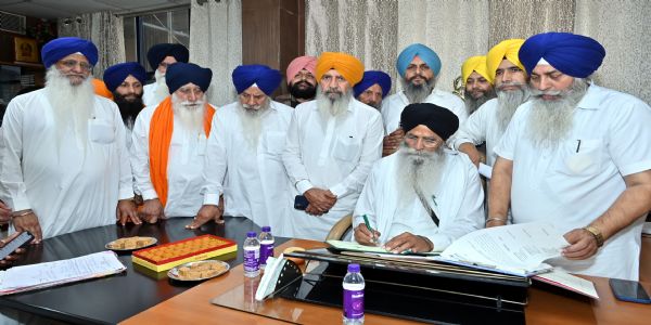 ہرجیندر سنگھ دھامی لگاتار پانچویں بار ایس جی پی سی کے صدر منتخب، منڈ والا جنرل سکریٹری بنے