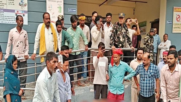 بہار میں خوفناک سڑک حادثے میں مدھیہ پردیش کے تین لوگوں کی موت بہار میں خوفناک سڑک حادثے میں مدھیہ پردیش کے تین لوگوں کی موت