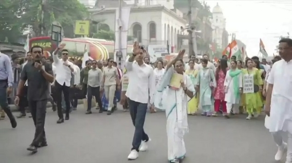 Mamata Banerjee protest in Kolkata on day of SIR launch Mamata Banerjee protest in Kolkata on day of SIR launch