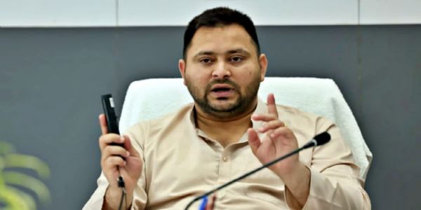 جیت کے فوراً بعد 14 جنوری کو خواتین کے کھاتوں میں 30 ہزار روپے منتقل کیے جائیں گے، تیجسوی یادو کا اعلان