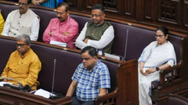 ترنمول کانگریس ایس آئی آر کی دہشت سے ہونے والی اموات پر اسمبلی میں قرارداد لائے گی ترنمول کانگریس ایس آئی آر کی دہشت سے ہونے والی اموات پر اسمبلی میں قرارداد لائے گی