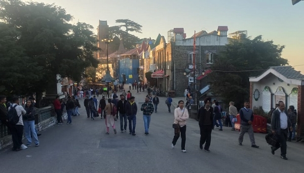 Snowfall in higher parts of Himachal, cold winds in plains Snowfall in higher parts of Himachal, cold winds in plains