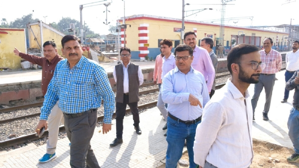 ٹرین حادثے کے بعد جنرل منیجر اور ڈی آر ایم نے چونار اسٹیشن کا دورہ کیا، محکمہ جاتی انکوائری کا حکم