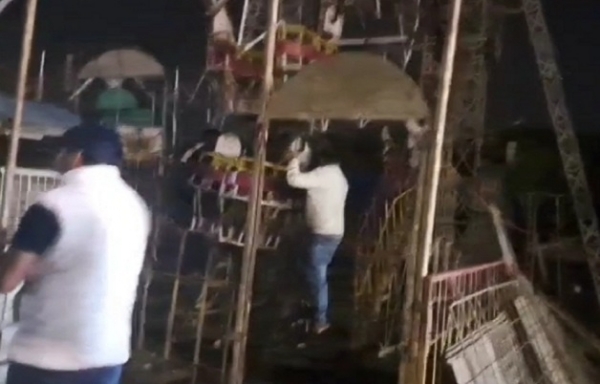 Major accident at Chhath fair, three injured as swing breaks