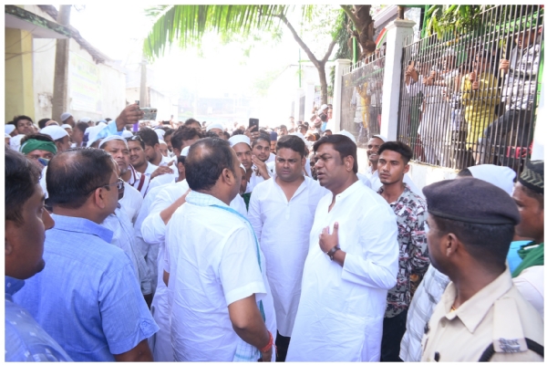 بہار انتخاب: مکیش سہنی نے پہلے گورا بورام سیٹ سے اپنا امیدوار ہٹایا، اب ’حریف‘ افضل کے بڑے بھائی کے جنازہ میں شرکت