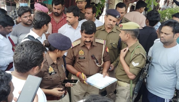 8 including 6 women, killed after being hit by train in Mirzapur 8 including 6 women, killed after being hit by train in Mirzapur