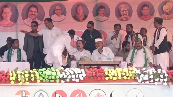 حکومت بہارکو بیوروکریٹس کے ساتھ مرکز کی بی جے پی حکومت چلا رہی ہے : راہل گاندھی حکومت بہارکو بیوروکریٹس کے ساتھ مرکز کی بی جے پی حکومت چلا رہی ہے : راہل گاندھی