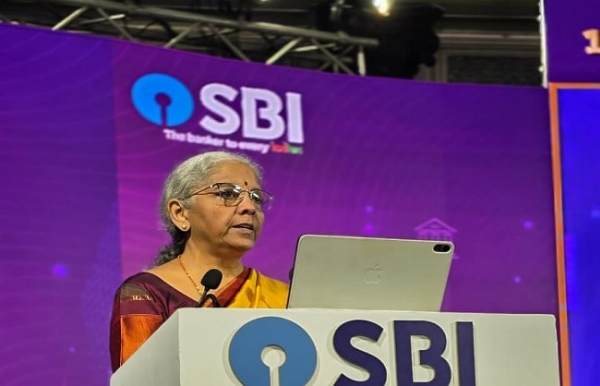 ہندوستان کو بڑے، عالمی معیار کے بینکوں کی ضرورت ہے: وزیر خزانہ ہندوستان کو بڑے، عالمی معیار کے بینکوں کی ضرورت ہے: وزیر خزانہ