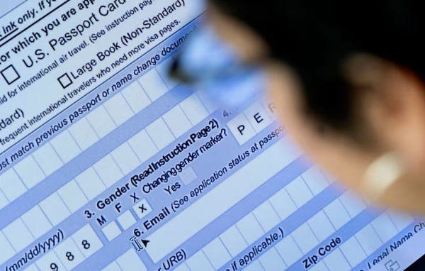 سپریم کورٹ نے ٹرمپ انتظامیہ کودیا ریلیف ، پاسپورٹ پالیسی میں تبدیلی کی اجازت دی سپریم کورٹ نے ٹرمپ انتظامیہ کودیا ریلیف ، پاسپورٹ پالیسی میں تبدیلی کی اجازت دی