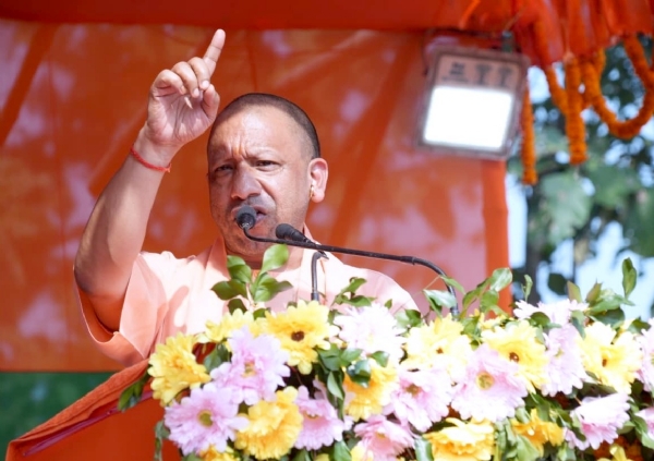 ہمیں جنگل راج نہیں،اچھی حکمرانی اور خوشحالی کی راہ پر آگے بڑھنا چاہیے: یوگی آدتیہ ناتھ ہمیں جنگل راج نہیں،اچھی حکمرانی اور خوشحالی کی راہ پر آگے بڑھنا چاہیے: یوگی آدتیہ ناتھ