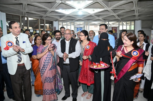 جامعہ ہمدرد میں میگا جاب فیئر کا انعقاد ، بڑی تعداد میں لوگوں کو نوکریاں ملیں جامعہ ہمدرد میں میگا جاب فیئر کا انعقاد ، بڑی تعداد میں لوگوں کو نوکریاں ملیں