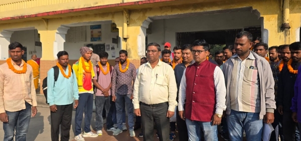 48 workers stranded in Tunisia return due to CM Soren efforts 48 workers stranded in Tunisia return due to CM Soren efforts