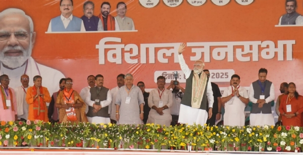 یہ انتخاب نتیش کمار یا نریندرمودی نہیں، بلکہ بہار کے عوام لڑرہے ہیں : یہ انتخاب نتیش کمار یا نریندرمودی نہیں، بلکہ بہار کے عوام لڑرہے ہیں :