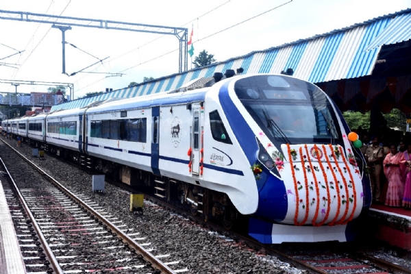 VANDE BHARAT SERVICE BETWEEN PUNE AND NANDED VANDE BHARAT SERVICE BETWEEN PUNE AND NANDED