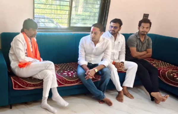 MLA SANDIP KSHIRSAGAR VISITS MARATHA LEADER MANOJ JARANGE PATIL MLA SANDIP KSHIRSAGAR VISITS MARATHA LEADER MANOJ JARANGE PATIL