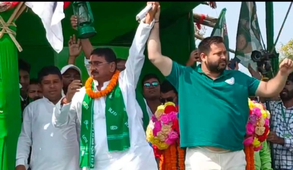 حکومت بنتی ہے تو مکر سنکرانتی میں خواتین کو 30ہزار کے ساتھ دیں ہر گھر میں نوکری : تیجسوی یادو حکومت بنتی ہے تو مکر سنکرانتی میں خواتین کو 30ہزار کے ساتھ دیں ہر گھر میں نوکری : تیجسوی یادو