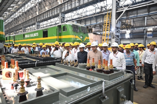 لوکو مینوفیکچرنگ میں معیار پر کوئی سمجھوتہ نہیں ہونا چاہیے: وزیر ریلوے لوکو مینوفیکچرنگ میں معیار پر کوئی سمجھوتہ نہیں ہونا چاہیے: وزیر ریلوے