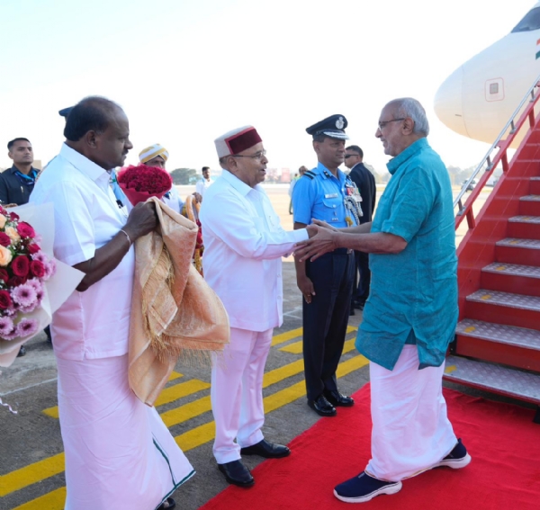 کمارسوامی، اور کئی دیگر معززین کمارسوامی، اور کئی دیگر معززین