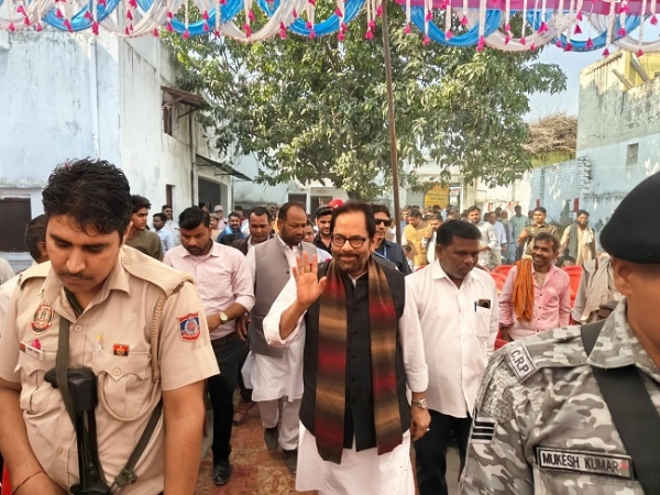 افواہوں پر دھیان نہ دیں،ایس آئی آر سے کسی کو کوئی خطرہ نہیں ہے: نقوی افواہوں پر دھیان نہ دیں،ایس آئی آر سے کسی کو کوئی خطرہ نہیں ہے: نقوی