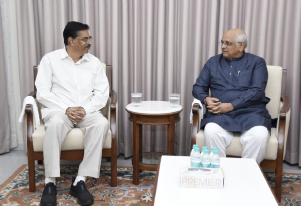 اوڈیشہ کے گورنر ہری بابو نے گجرات کے وزیر اعلی بھوپیندر پٹیل سے ملاقات کی اوڈیشہ کے گورنر ہری بابو نے گجرات کے وزیر اعلی بھوپیندر پٹیل سے ملاقات کی