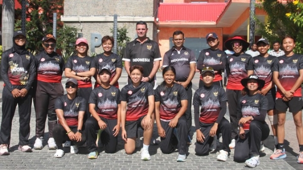 دھرم شالہ: انڈونیشیا کی خواتین ٹیم دھرم شالہ میں ٹی ٹوئنٹی ورلڈ کپ کی تیاری میں مصروف دھرم شالہ: انڈونیشیا کی خواتین ٹیم دھرم شالہ میں ٹی ٹوئنٹی ورلڈ کپ کی تیاری میں مصروف