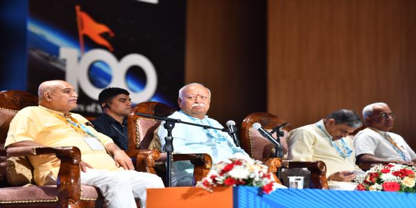 تبدیلی مذہب اور تقسیم قوم کے لیے خطرہ ہے: ڈاکٹر موہن بھاگوت