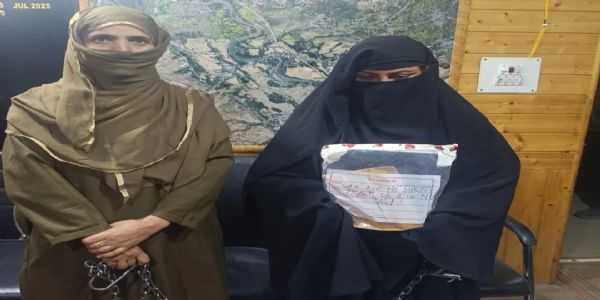 اونتی پورہ پولیس نے خاتون کو 421 گرام چرس کے ساتھ گرفتار کیا۔