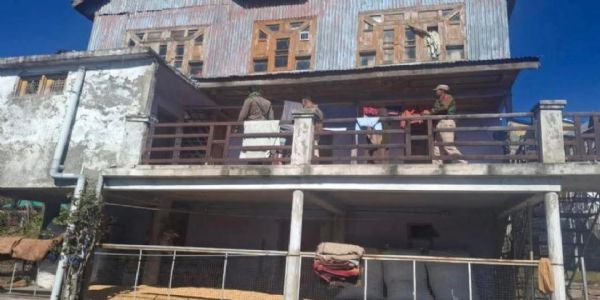 پولیس نے بانہال اور گول میں دہشت گردی کے سلسلے میں چھاپے مارے