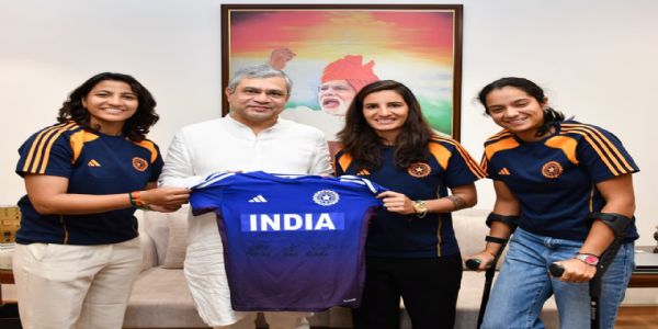 وزارت ریلوے نے تین خواتین کرکٹرز کو سرکاری عہدوں پر او ایس ڈی (اسپورٹس) کے طور پر تعینات کیا۔