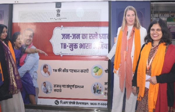 دہلی میٹرو میں خواتین کی صحت اور بہبود پر خصوصی مہم چلائی گئی دہلی میٹرو میں خواتین کی صحت اور بہبود پر خصوصی مہم چلائی گئی