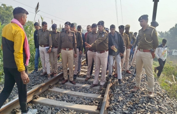 آنکھ میں تیزاب ڈالا، پرائیویٹ پارٹ کاٹ دیا، دوسرے کا ہاتھ الگ کیا، بہار کے سارن میں دو وحشیانہ قتل آنکھ میں تیزاب ڈالا، پرائیویٹ پارٹ کاٹ دیا، دوسرے کا ہاتھ الگ کیا، بہار کے سارن میں دو وحشیانہ قتل