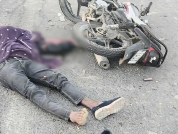 نامعلوم گاڑی کی ٹکر سے تین نوجوانوں کی موقع پر موت نامعلوم گاڑی کی ٹکر سے تین نوجوانوں کی موقع پر موت